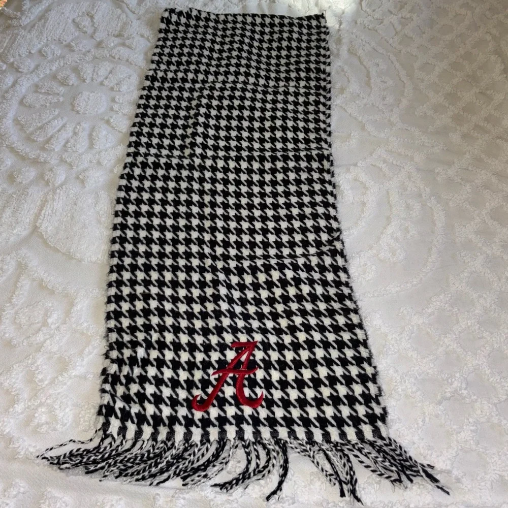 University of Alabama Crimson Tide b&w Houndstooth cashmere feel fringe scarf